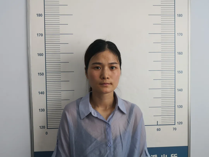 警方悬赏30万抓她,这名90后涉黑组织女头目啥来头?